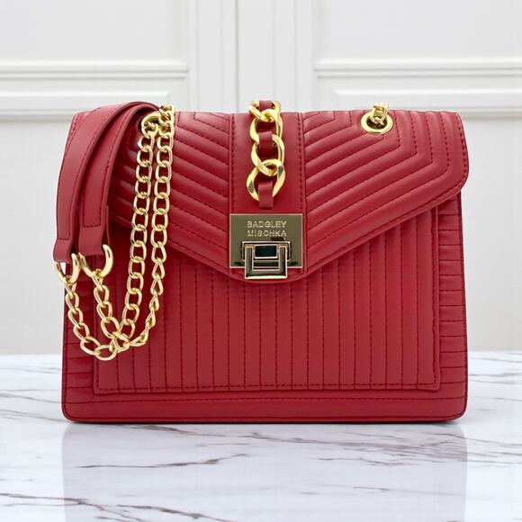 Badgley Mischka Quilted Flap Shoulder Bag Red New With Tags Gold Tone Chain - Picture 7 of 7